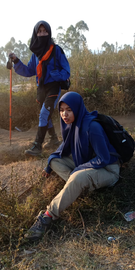 Pencinta Alam SMANGAS Kibarkan Bendera Merah Putih di ...