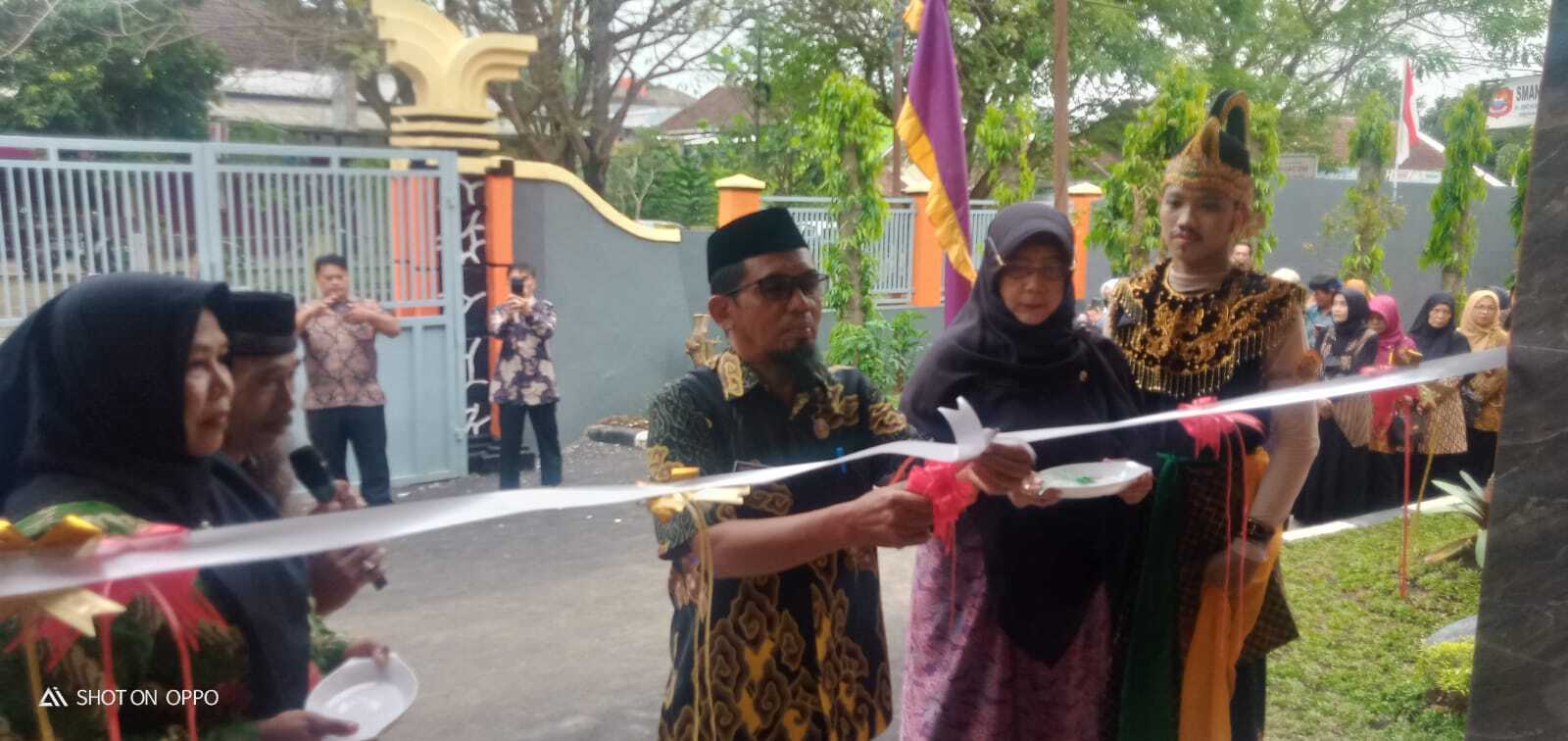 Gunting pita